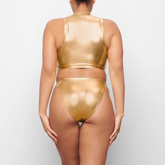 SKIMS Metallic Swim Tank - Picture 5 of 5